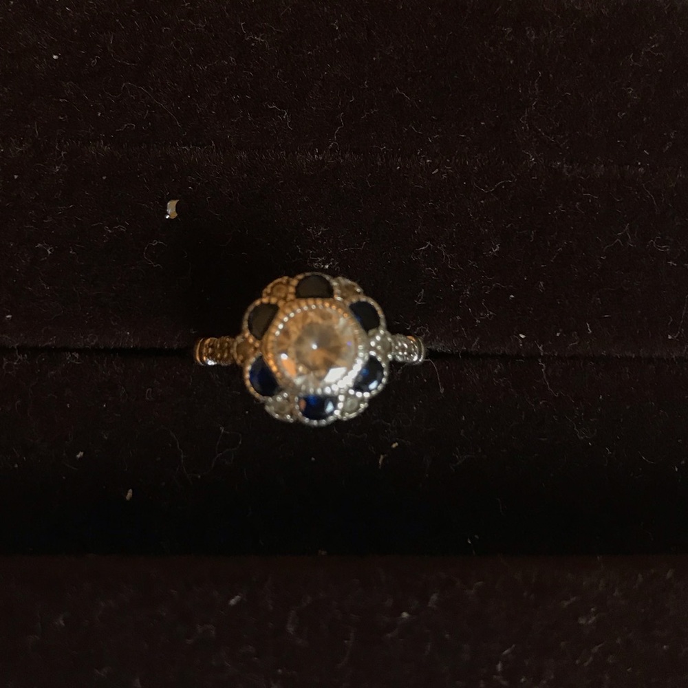 Flower ring - Picture 4 of 5